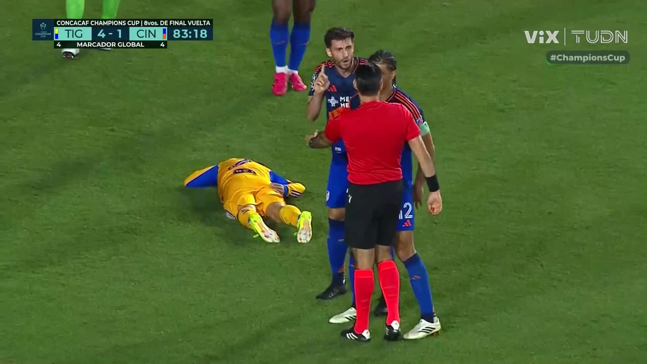 ¡Nadota! Ángel Correa vendió bien la falta pero el árbitro echó para atrás un posible penal