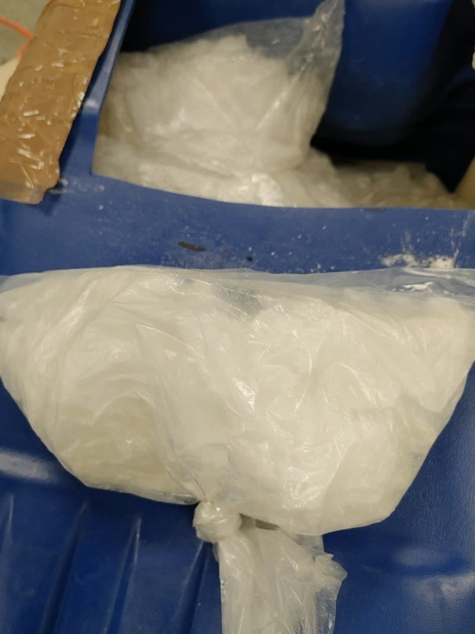 La metanfetamina estaba en una mochila grande junto a uno de los inmigrantes del grupo.