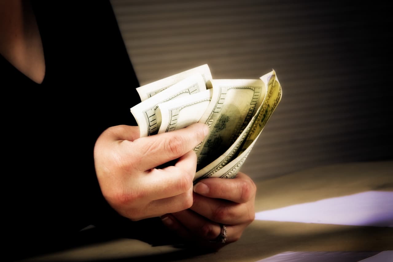 Anita, la empleada de banco ejemplar acusada de robar 1.5 millones a su cliente ruso durante 25 años