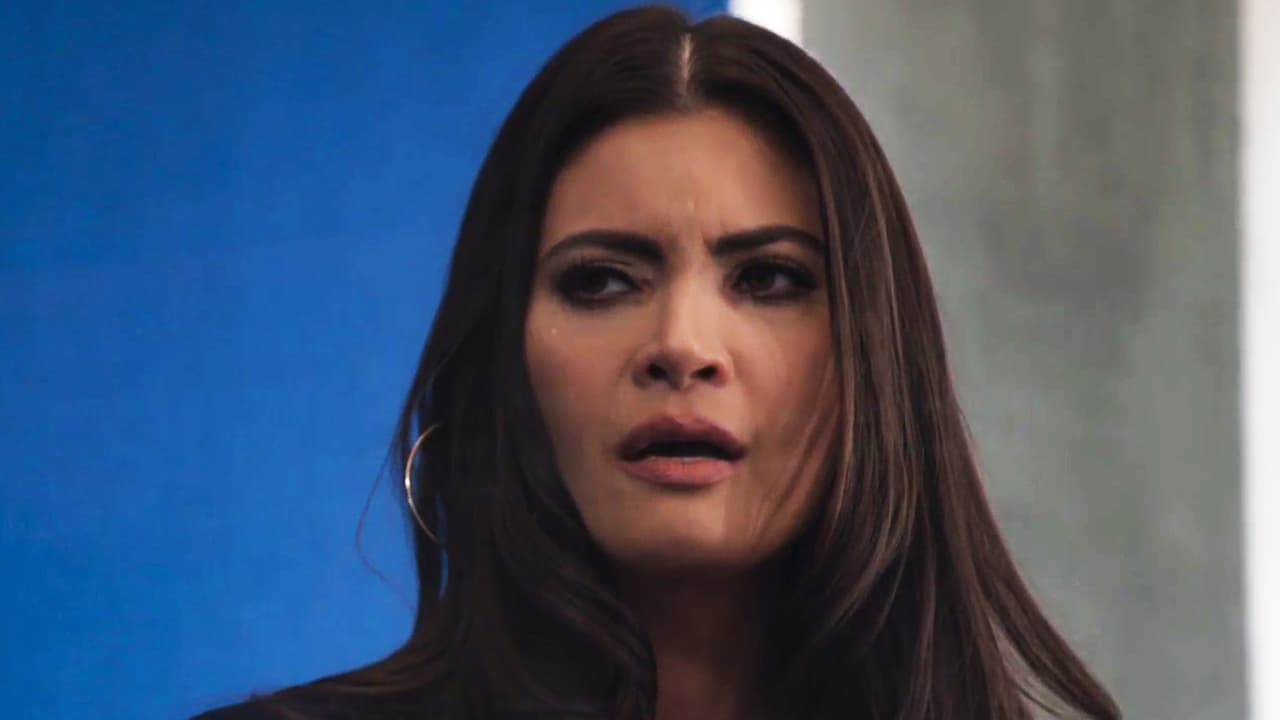 Además del coraje que sentía por el abuso de poder de Mr. Blums, Cristina estaba frustrada, pues sus esfuerzos por lograr un ascenso podrían verse obstaculizados.