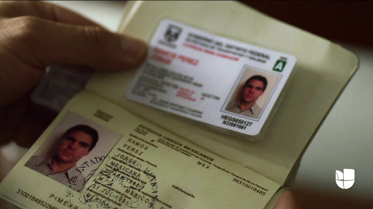 Joaquín tenía listo sus nuevos papeles que lo identificaban como Jorge Ramos.