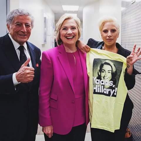 Lady Gaga mostró su apoyo hacia Hillary Clinton una vez más y se le sumó el renombrado cantante Tony Bennett.