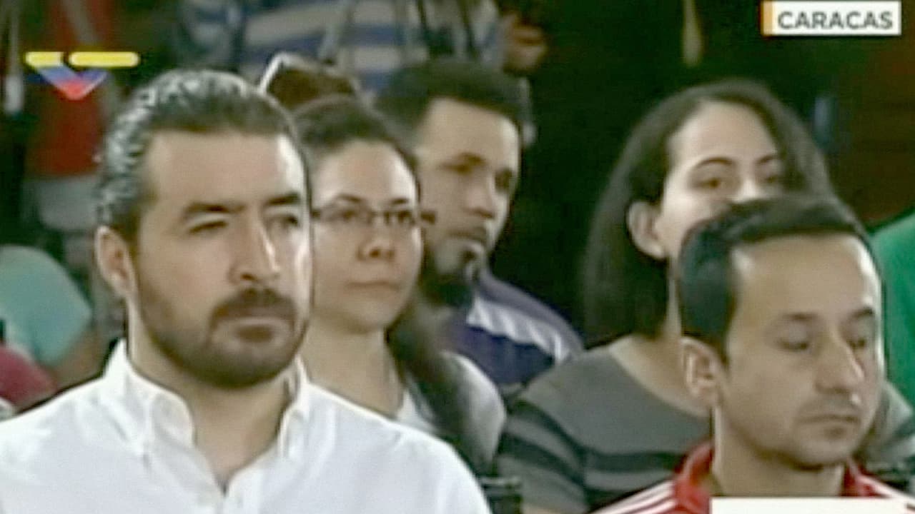 El alcalde de San Cristóbal, Daniel Ceballos, volvió a recibir una medida que sustituye a la prisión. Ya le había sido otorgada casa por cárcel, pero lo habían vuelto a encarcelar. Fue uno de los líderes de la revuelta en la cárcel del Helicoide semanas atrás.