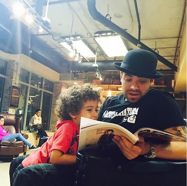 Sus hijos saben que su papi es atento y consentidor.