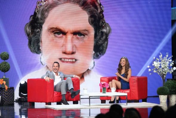 La gala arrancó con un homenaje a Selena. Las chicas se lucieron como nunca en unos retos que fueron diseñados para cada una de ellas. Mariana tuvo su propio show junto a Carlos Calderón, Francisca se robó el show con su personaje de Mela la Melaza, Clarissa se llevó senda ovación gracias a su merengue, Catherine imitó a JLo y Nathalia interpretó a Catalina Creel junto al actor Sebastián Ligarde. La hondureña Nathalia Casco ha demostrado ser imbatible en esta temporada de Nuestra Belleza Latina. Y es que al parecer no hay quien la baje del trono de la belleza. ¡Hasta a su BFF, Geisha, sacó de la competencia!