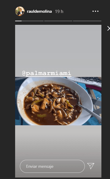 En ocasiones, Raúl pide comida a domicilio a restaurantes de Miami, como una forma de apoyarlos en esta época, pero también es una oportunidad para él y su familia, de deleitarse con ricos platillos.