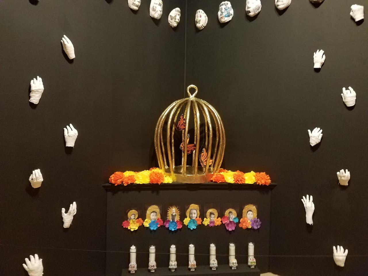 <b>Estos son los artistas participantes: </b>Natalia Anciso (CA), Fernando Andrade (TX), Mary J. Andrade (CA), Alfredo Arrequín (WA), Tomás Bringas (1961-1999)
<br>Ruth Leonela Buentello (TX), Valerie C. Burton (Ontario), Zenón Candela (Guerrero), Alfonso M. Castillo Orta (1944-2009), Veronica Castillo Salas (Puebla), Ma. Guillermina Chávez Avila (Michoacán), Carlos Cortéz (1923-2005), Raul 
<i>“Racufi”</i> Cruz (Mexico City), Víctor Cruz (Guerrero), Nicolás de Jesús (Guerrero), Alfonso Domínguez (Guerrero)
<br>Pamela Enriquez-Courts (NM), Arturo García (Mexico City), Daniel García Luna (Michoacán), Eric J. García (Chicago), George O. Jackson Jr. (TX), Eduardo Juárez (Mexico City), Sotero Lemus Gervacio (Guanajuato), Ricardo Linares (Mexico City), Arthur López (NM), Brandon Maldonado (NM), Ariel Mendoza Baños (Oaxaca).