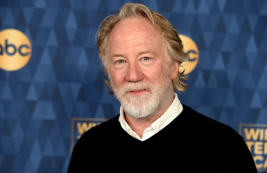 Timothy Busfield se entrega a las autoridades para enfrentar cargos de abuso sexual infantil