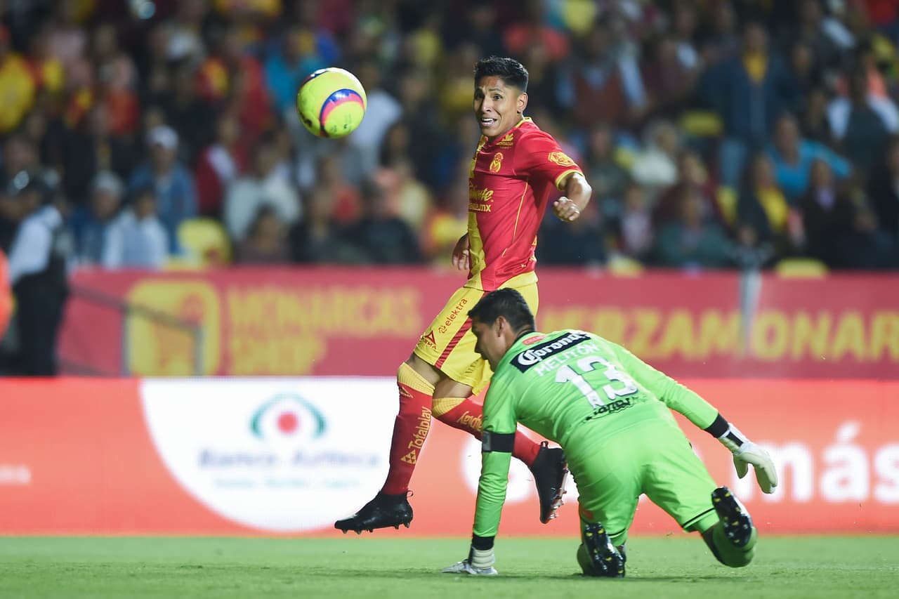 A pesar de sus insistencia frente al arco rival, Raúl Ruidiaz no pudo mojar ante Veracruz pero se mantiene dentro de los primeros 10 en la tabla de goleo con cinco tantos.