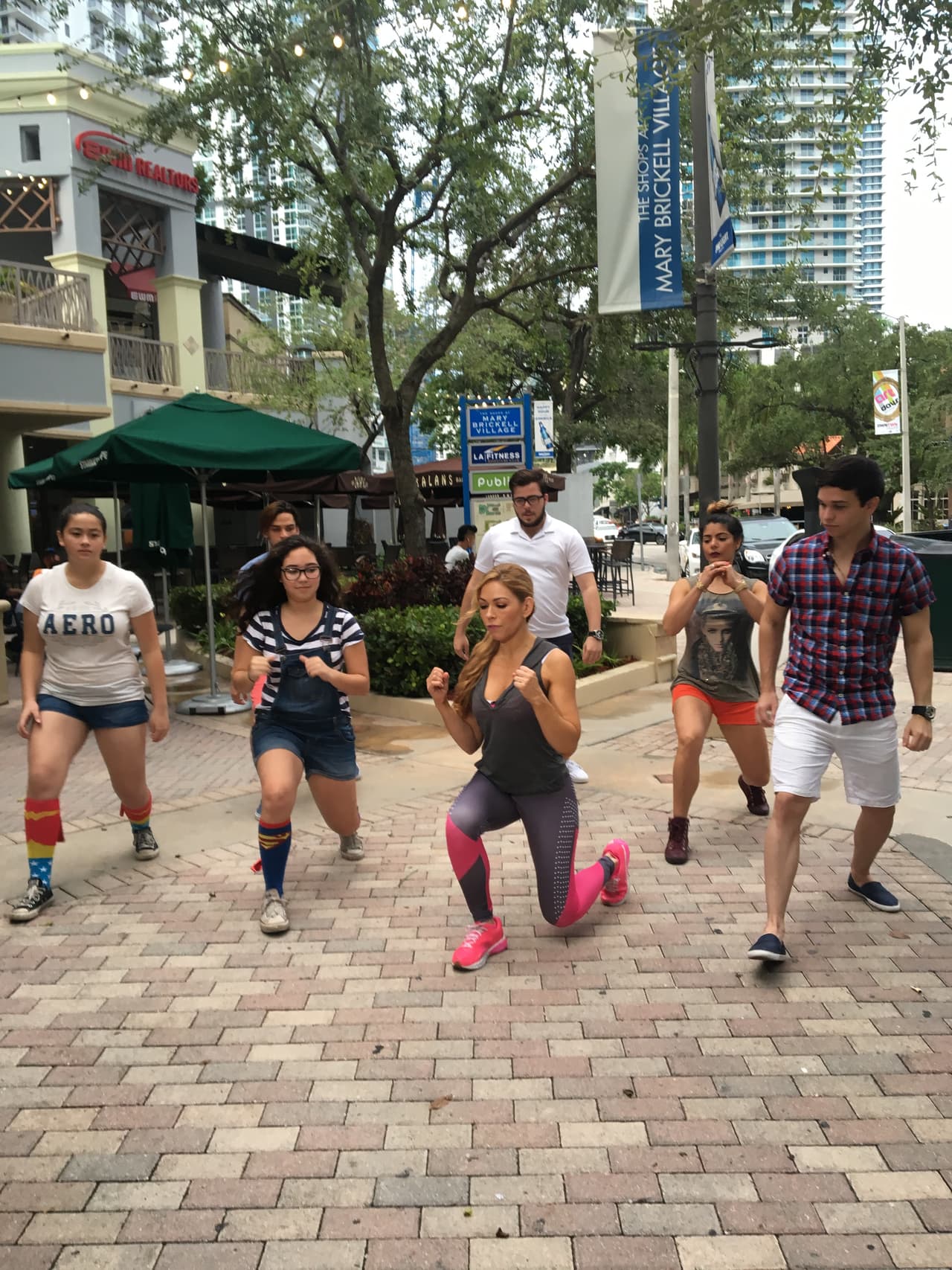 Acá otras opciones para trabajar los músculos de las piernas, los glúteos y los brazos.