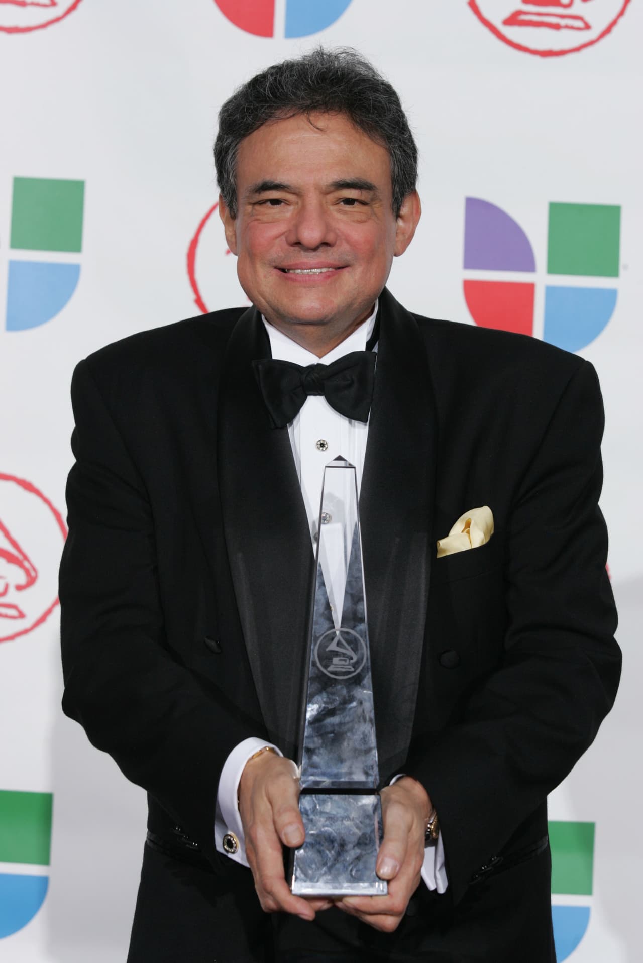 El mexicano José José fue reconocido como Persona del Año.