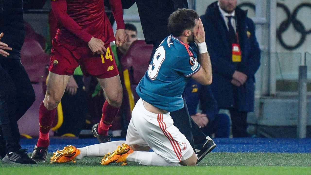 Santiago Giménez se perderá el inicio de la UEFA Champions League