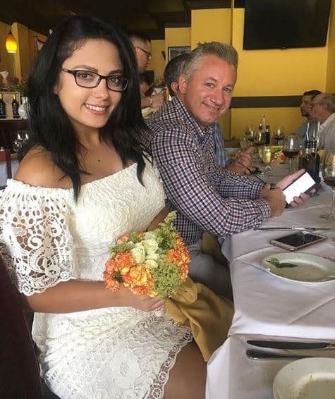 El enlace por la vía civil se realizó días después, el 25 de mayo.