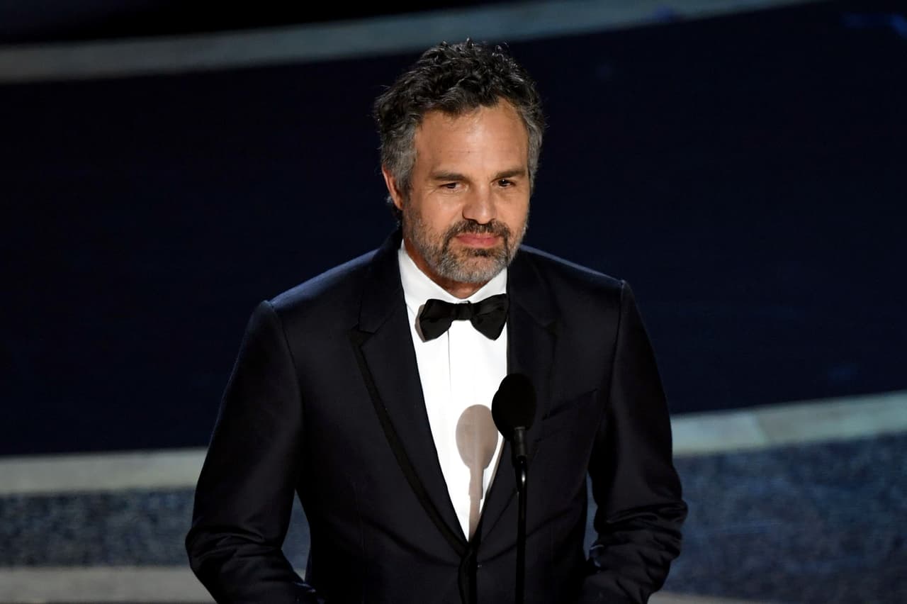 <b>Mark Ruffalo.</b> El actor que interpretó a Hulk en Avengers dijo en Twitter: “Amar a Michelle. Tan directa y empática. Me encanta que ella esté enfocando esto en nuestros hijos. Todo esto se trata de los niños. #DemConvention2020”.
<br>