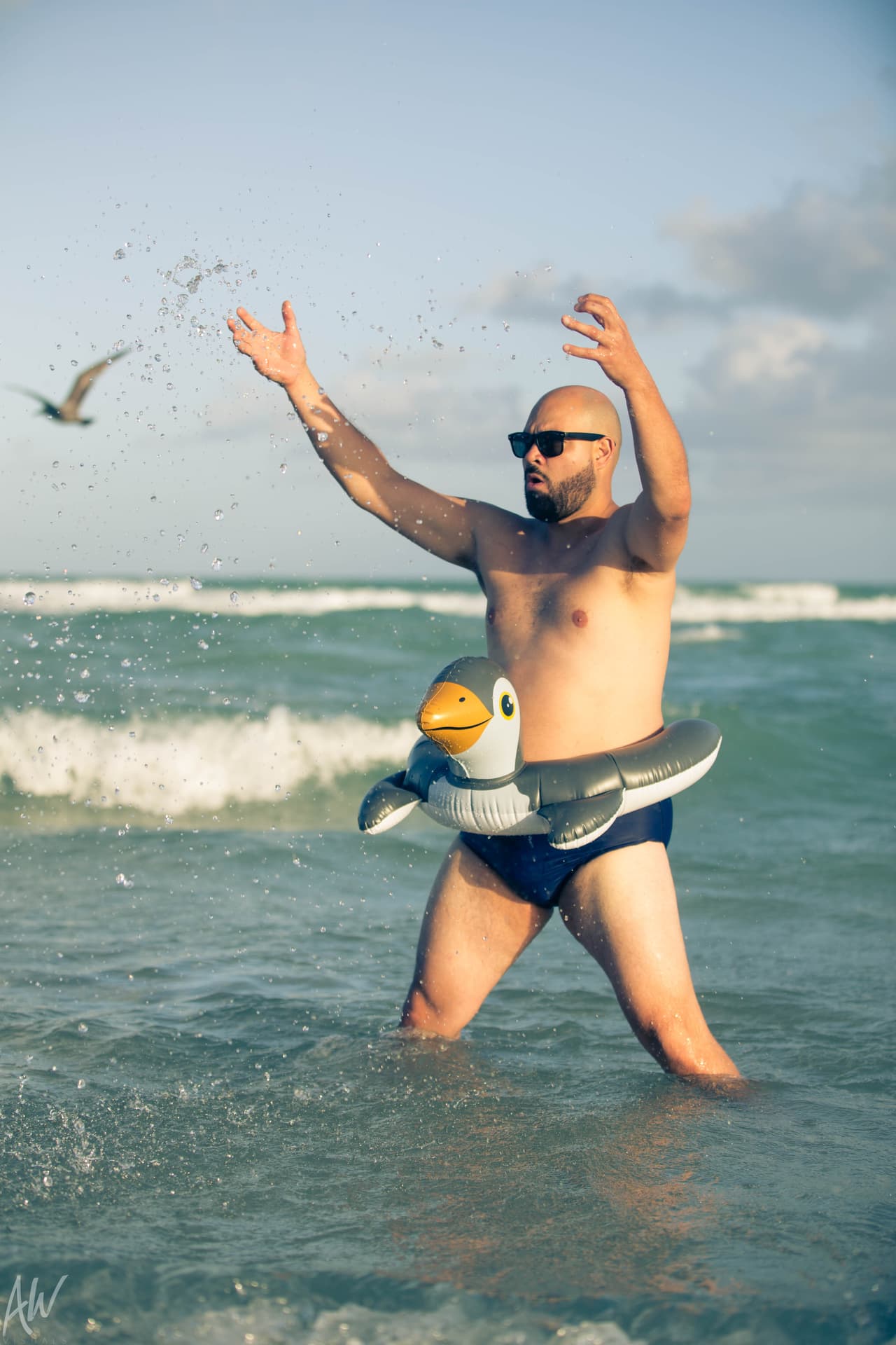 En esta foto el locutor definitivamenre estaba bailando '
<b>Scooby-Doo Pa-Pa'</b>.