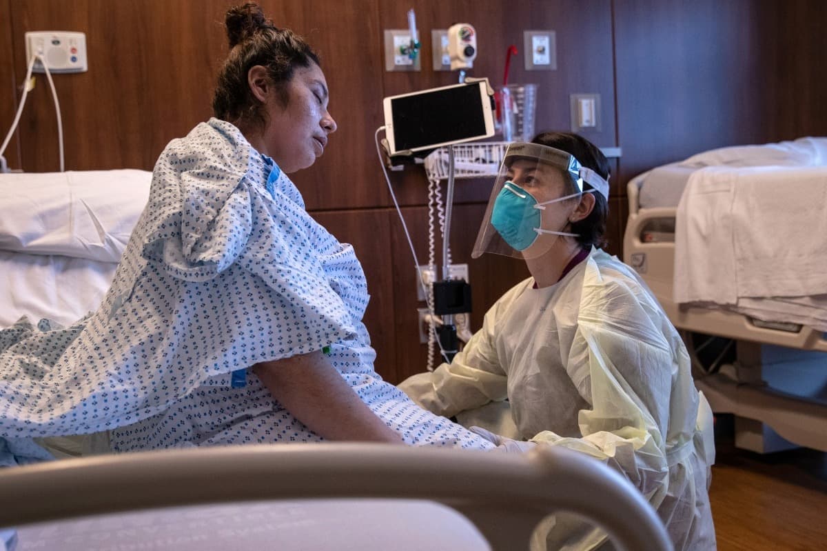 En esta foto aparece Zully, la mujer guatemalteca que dio a luz mientras luchaba con el coronavirus en un hospital de Connecticut. El recién nacido quedó al cuidado de una maestra de primaria de la escuela del hijo de 7 años de la inmigrante.