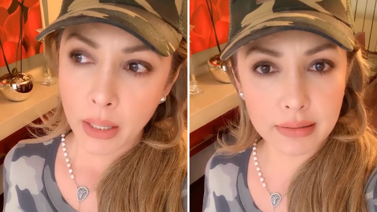 <b><a href="https://www.eluniversal.com.mx/espectaculos/paty-navidad-hospitalizada-por-covid-y-con-bajo-nivel-de-oxigeno-pero-no-intubada" target="_blank">"No lo traigo porque desmaquilla todo"</a></b>, argumentó, "pero yo me pongo lo que siempre he hecho cuando viajo: pañoletas, mascadas. No tengo ningún problema; cubrebocas no porque te marca todo y es cada rato poner a trabajar a las maquillistas".
<br>