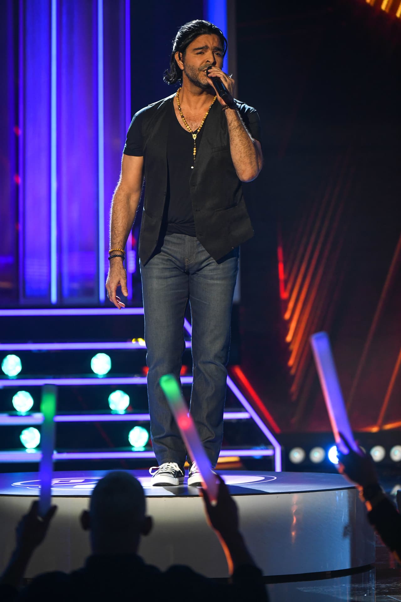 El también actor mexicano se transformó en Ricardo Arjona y aunque tuvo algunos contratiempos en la presentación, este domingo tendrá una nueva oportunidad para dejar todo en la segunda gala de Tu Cara Me Suena.