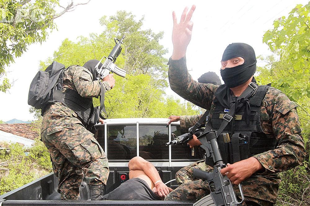 Miembros del Ejército salvadoreño.