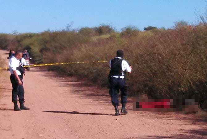 Los reportes indicaron que los músicos fueron detenidos por hombres armados, quienes los obligaron a bajar de la unidad en la que viajaban.