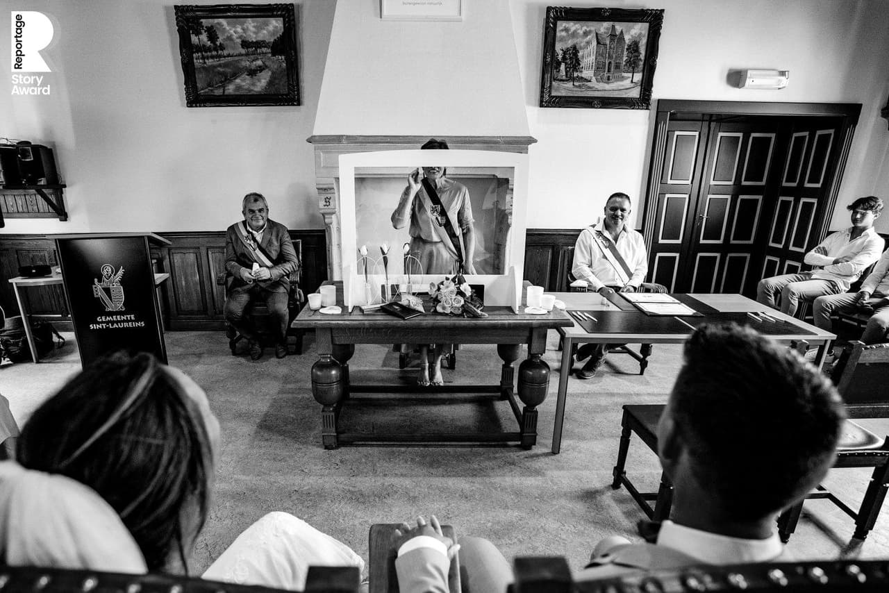 <a href="https://www.kristofclaeys.be/"><u>Declarados</u></a> esposos por una ventana.