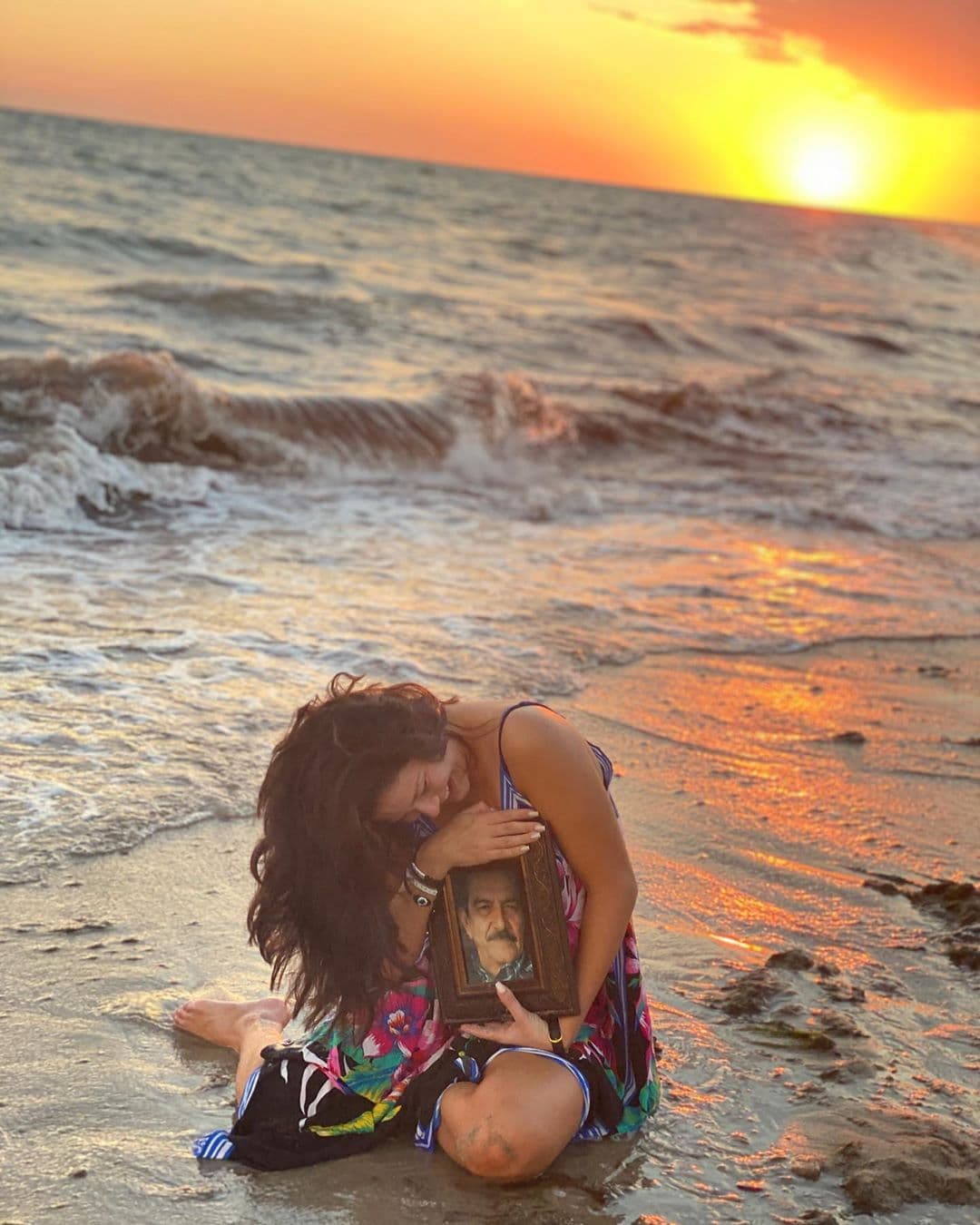 Nuestra querida Ana Patricia Gámez vivió un momento muy especial junto a su familia, y con esta imagen queremos recordarla que estamos con ella.