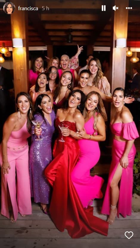 Una vez en la fiesta de bienvenida, Francisca posó junto a Karla, Satcha, Tania y más amigas de Despierta América y Univision como Maity Interiano, Jessica Rodríguez, Mayra Fajardo, Paloma de la Nuez, Astrid Rivera, Carolina Sarassa y más, en una serie de fotos donde la belleza y los colores rosa y morado fueron protagonistas.