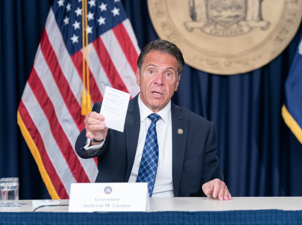 Cuomo y legisladores de Nueva York llegan a un acuerdo sobre presupuesto de $212,000 millones 