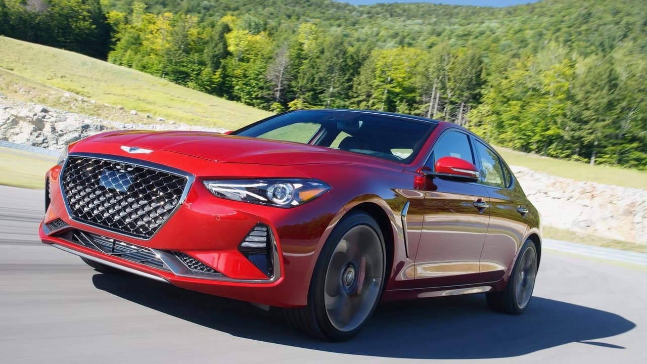 <h3 class="cms-H3-H3"><b>Genesis G70</b></h3>
<br>Porque las cosas que funcionan bien siempre son atractivas. Este es un automóvil que habla bien de sus dueños ya que dice que sabe obtener cosas buenas buenas sin tener que gastar una fortuna por ellas. Y Genesis aunque es un marca joven sin la historia y trayectoria de BMW o Mercedes-Benz, hizo de su
<b><a href="https://www.univision.com/noticias/pruebas-de-manejo/el-genesis-g70-demuestra-que-no-hay-que-ser-aleman-para-ser-un-buen-sedan-deportivo" target="_blank"> G70</a></b> uno de los mejores sedanes deportivos de la actualidad. Recuerden que 
<b>la inteligencia también puede ser muy sexy</b>.
