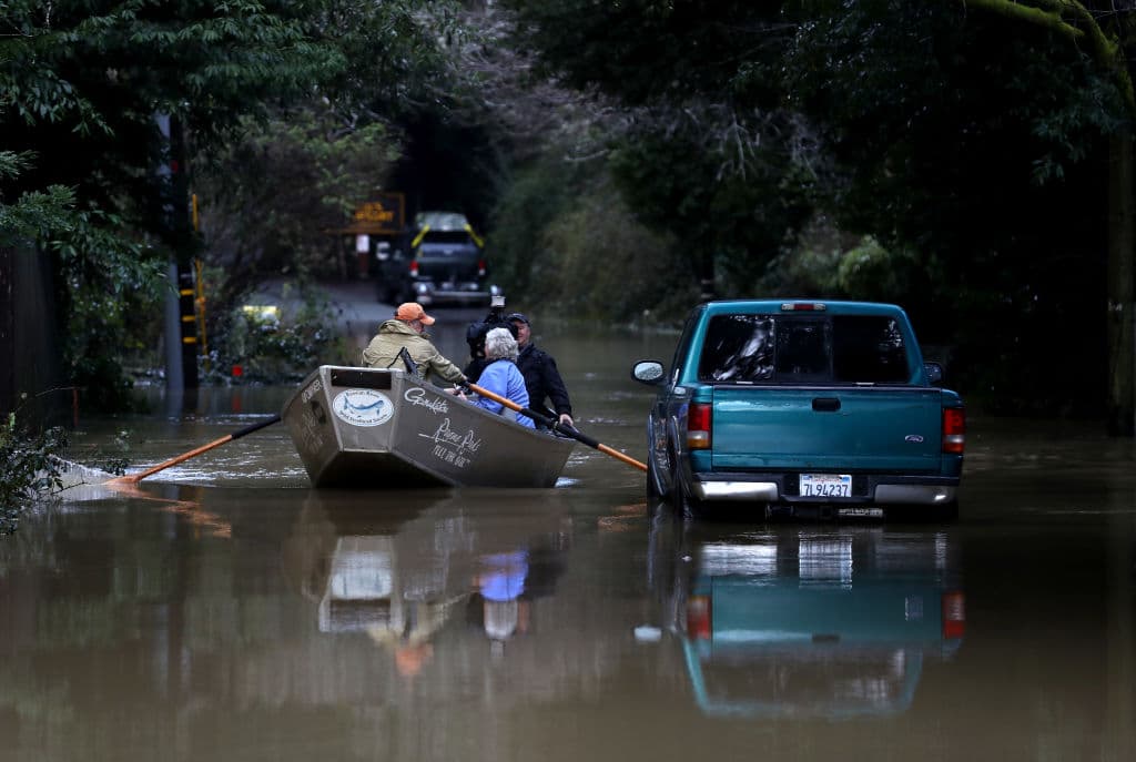 Alerta por inundaciones en toda la Bahía: el tercer río atmosférico del año 'golpea' la región este lunes 