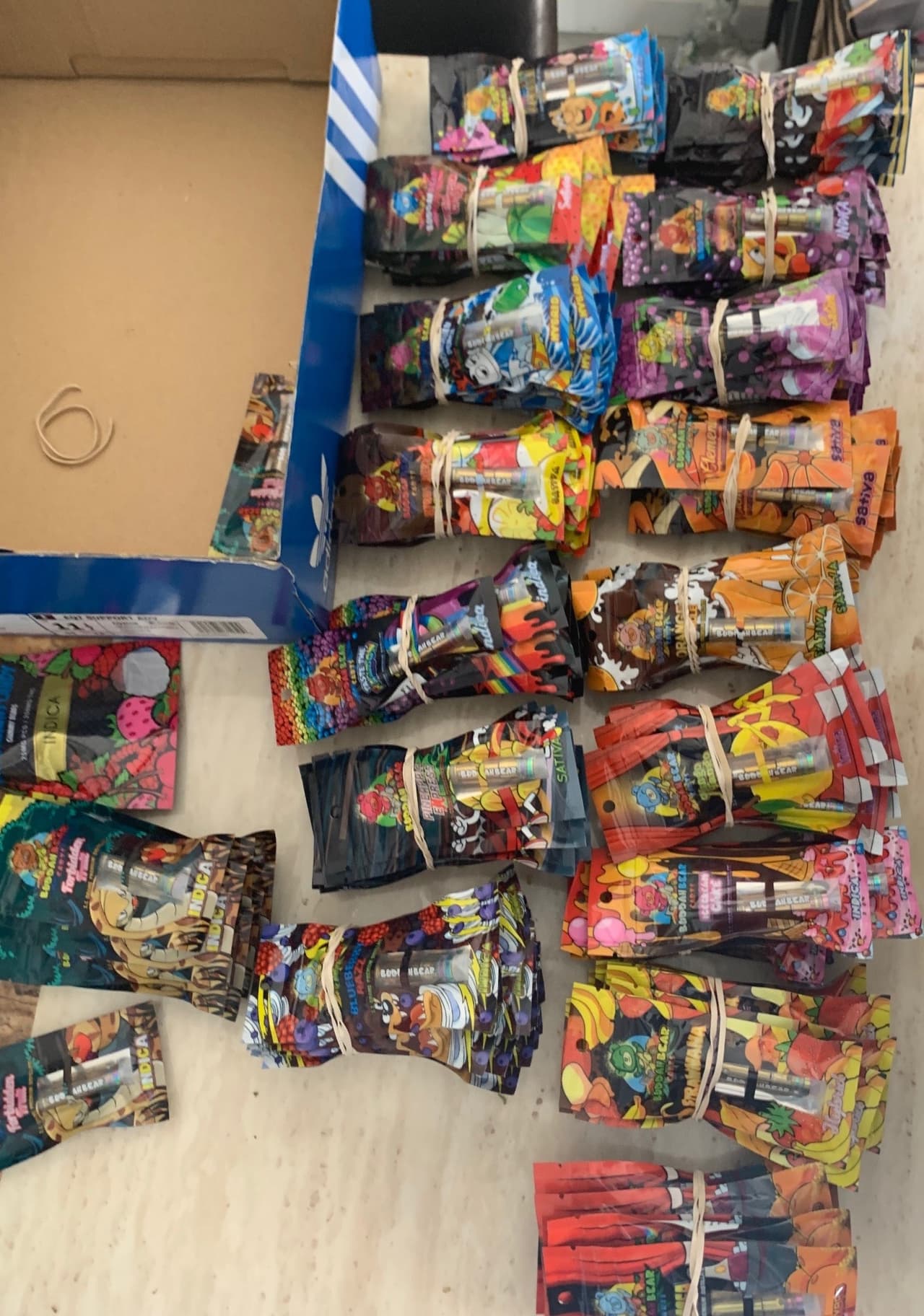 "Las incautaciones más recientes refuerzan el hecho de que los traficantes de drogas perpetuarán la violencia para proteger sus productos y ganancias", dijo Paul Penzone.
<br>