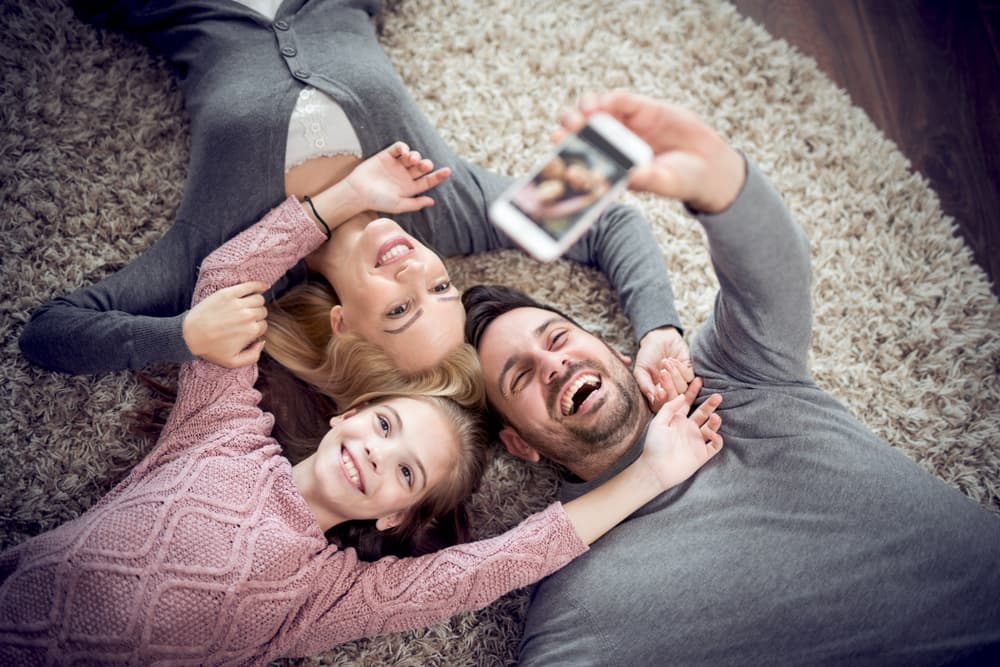 <b><u>Si en el 2019 entras en tu año personal seis</u></b>
<br>Este es el hermoso ciclo del amor, de la familia, se fortalecen los vínculos familiares, muchas bodas ocurren en este período, es el tiempo en que nacen niños, se incrementan las relaciones entre padres, hijos, parientes cercanos, el amor renace, florecen los romances, surgen alicientes, se reviste de primavera la vida, se recupera la confianza en el caso de haberla perdido por una desilusión sentimental.
<br>