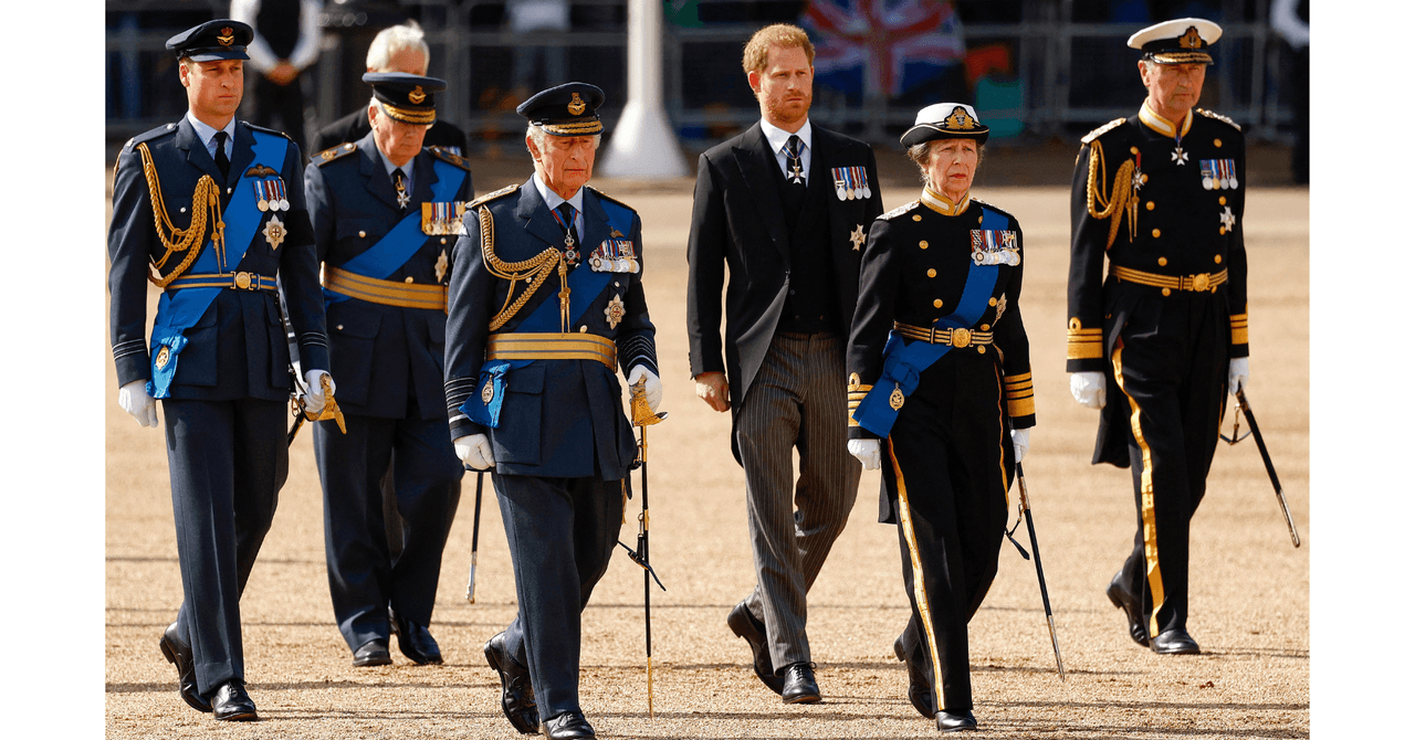 El príncipe Harry no pudo usar su uniforme militar en el funeral de la reina Isabel II