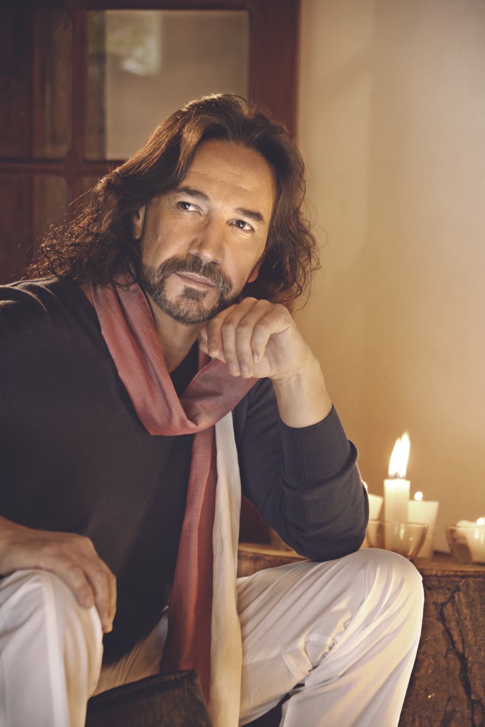 <b>Marco Antonio Solís </b>podría ser el que gane como Artista Masculino del Año Pop / Rock.