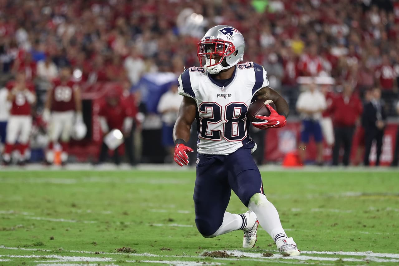 Su carrera universitario la desarrolló con los Wisconsin Badgers de la Universidad de Wisconsin. Su posición es running back.