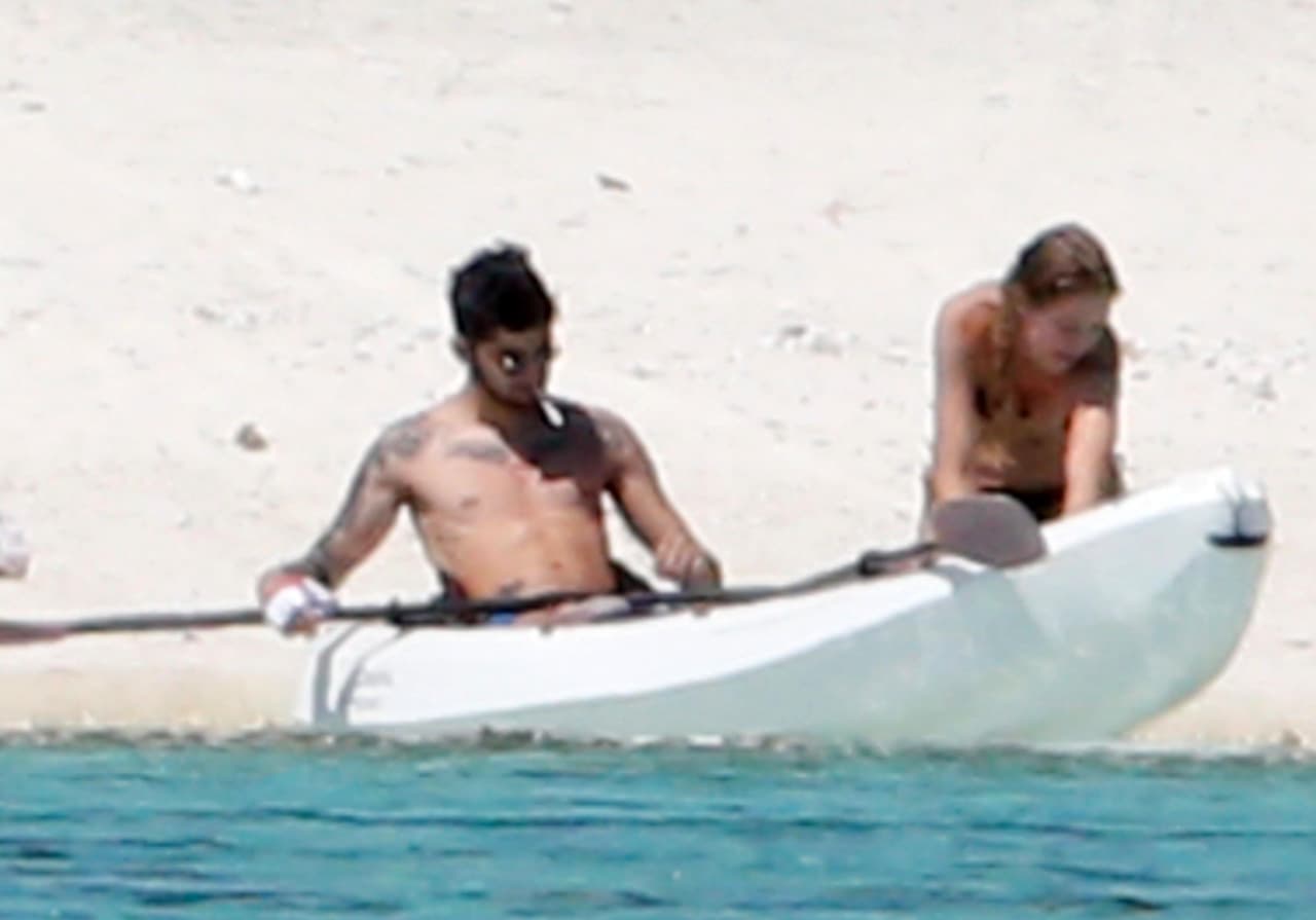 Hicieron un poco de Kayak en la playa.