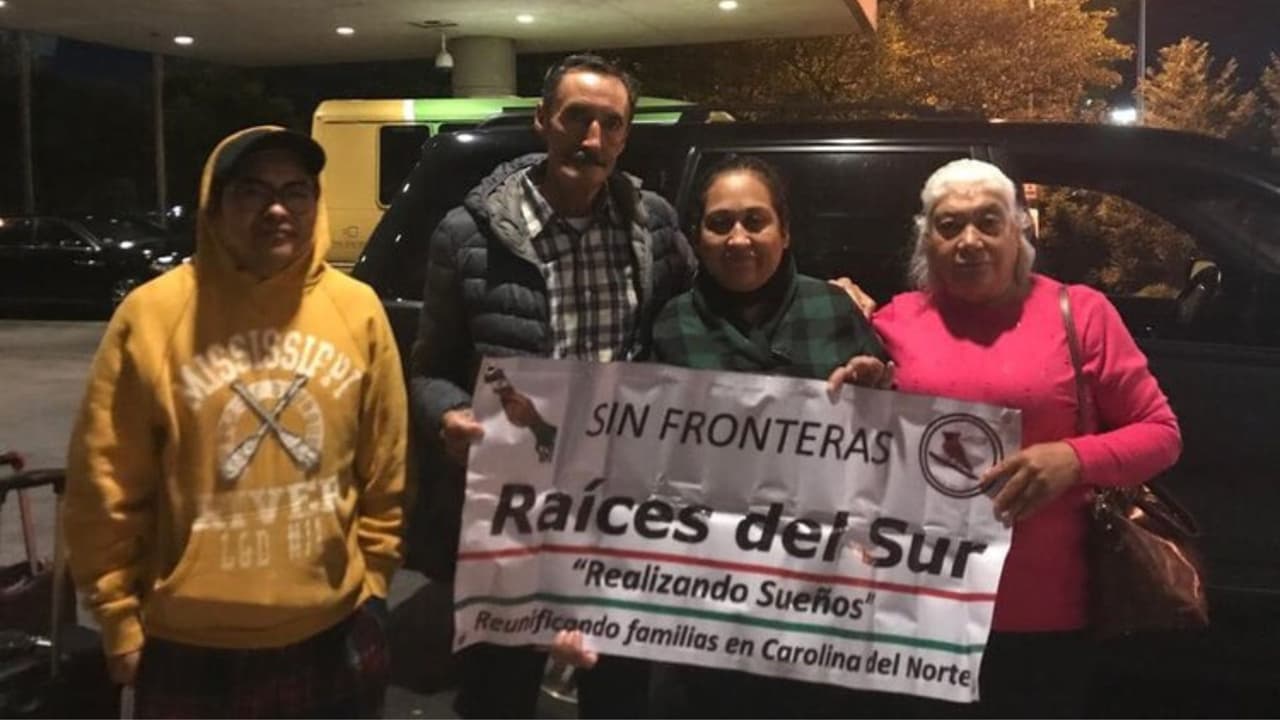 Debido a la pandemia del coronavirus, los trámites pueden tardar hasta un año, explicó Aguilar, por lo que pidió paciencia a los migrantes que quieran llevar a sus familiares de visita.
<br>
<br>