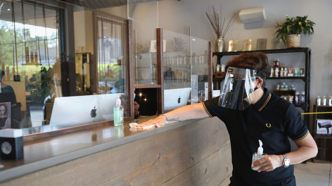 ¿Cuáles son los beneficios de regresar a la fuerza laboral? Un experto aborda el tema