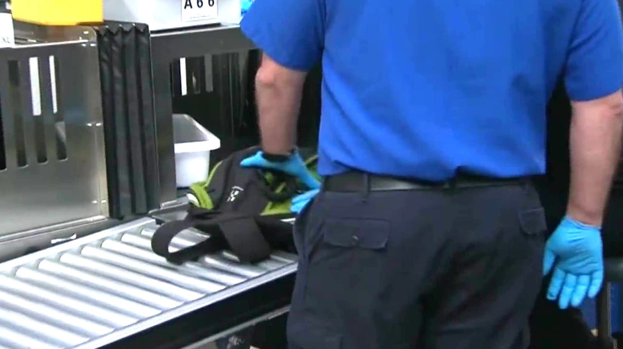 Aeropuertos EEUU Hoy: Tormentas y falta de personal provocan la cancelación de 5 mil vuelos