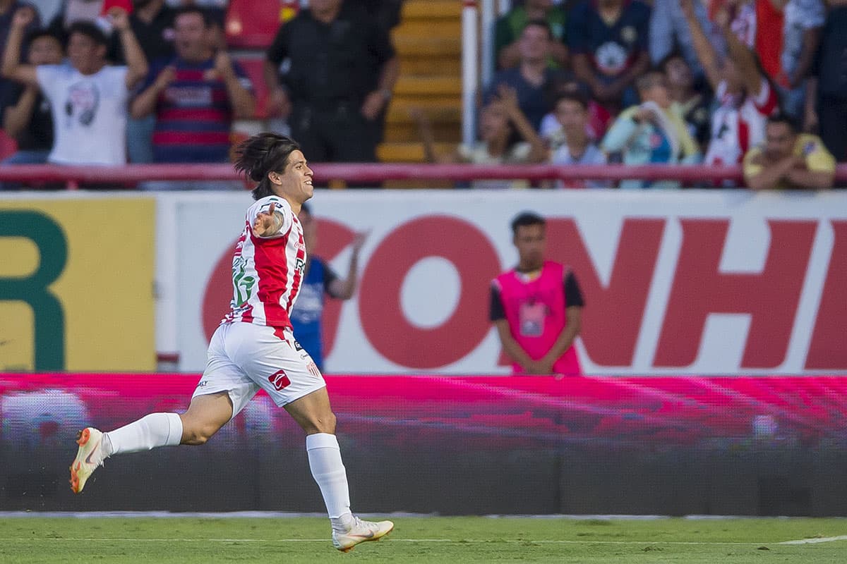 Víctor Dávila abrió el marcador para los Rayos al minuto 35 del encuentro.