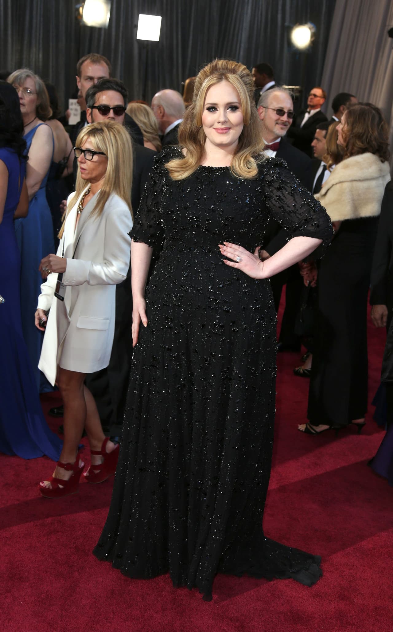 Cabe destacar que se dice que fue una venaganza pues previamente Sturrock demandó a Adele por, supuestamente, usar episodios de su relación en las letras de su disco '21'.