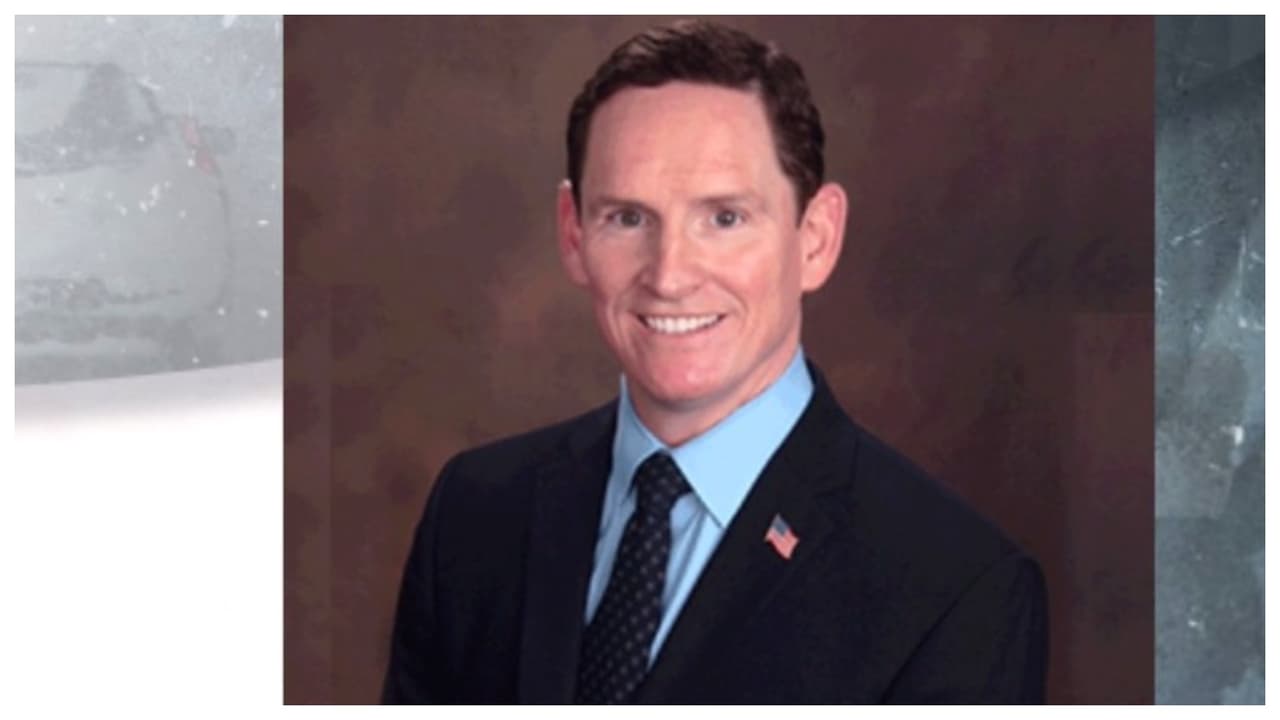 El juez Clay Jenkins abandona la ciudad en plena tormenta invernal