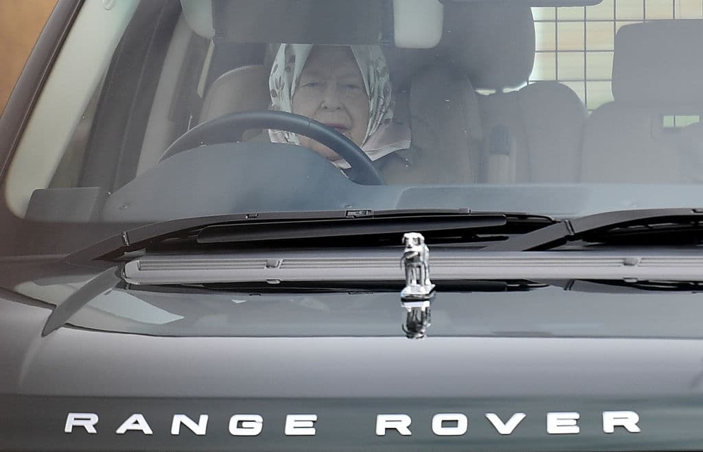 La mayoría de los automóviles de la familia real son de la marca Range Rover.
<br>
