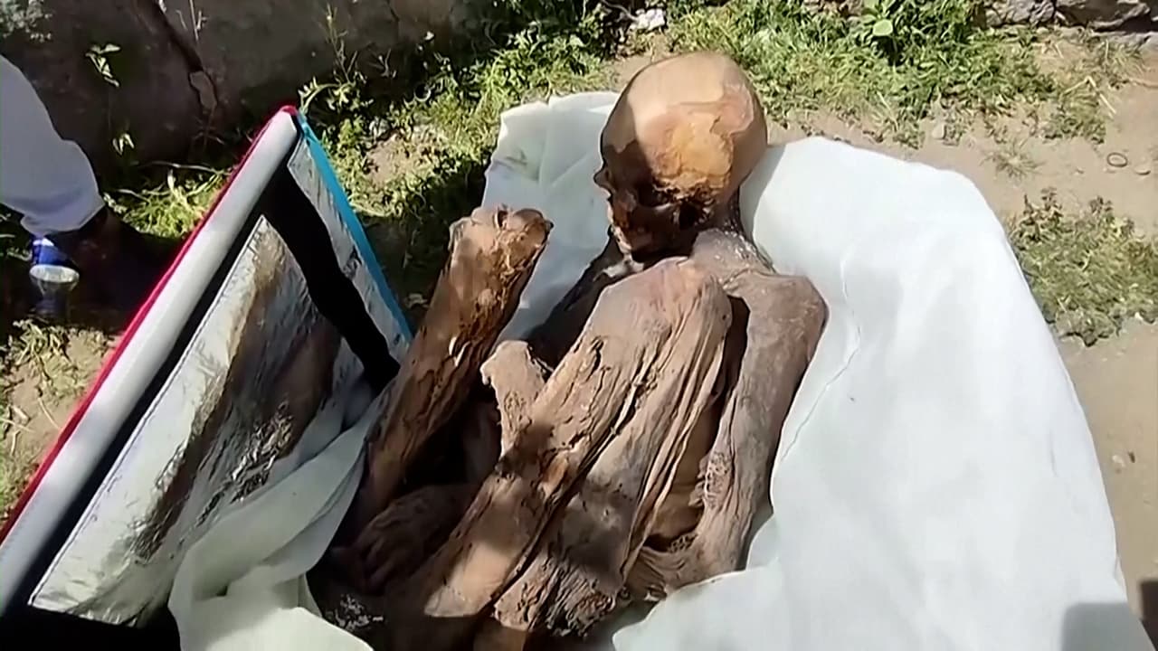 Vivía con una momia a la que consideraba su "novia espiritual", pero resultó ser un hombre