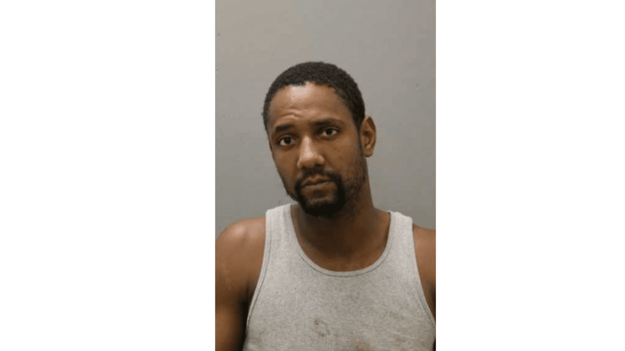 Cargos contra hombre que presuntamente dejo arma de fuego al alcance de un niño que se mató de balazo