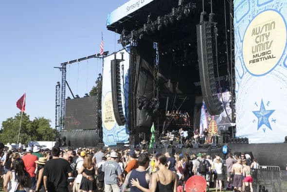 Miles de asistentes de todo el mundo disfrutaron de más de 180 presentaciones de bandas como Pearl Jam, Eminem y Outkast.