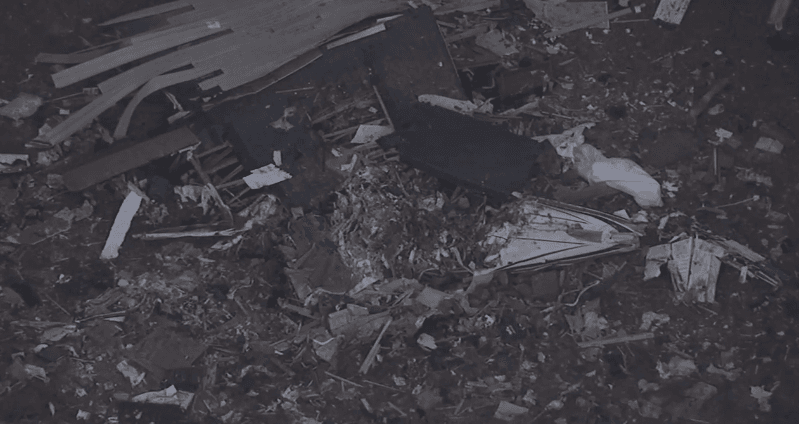 Reducida a escombros, quedó la casa donde se estrelló un avión en Carolina del Norte