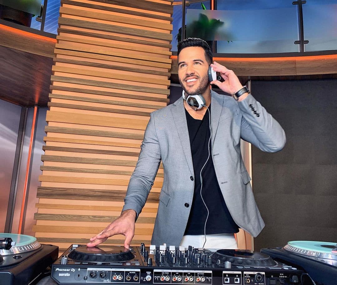 Al venezolano también le gusta mucho disfrutar de la música.