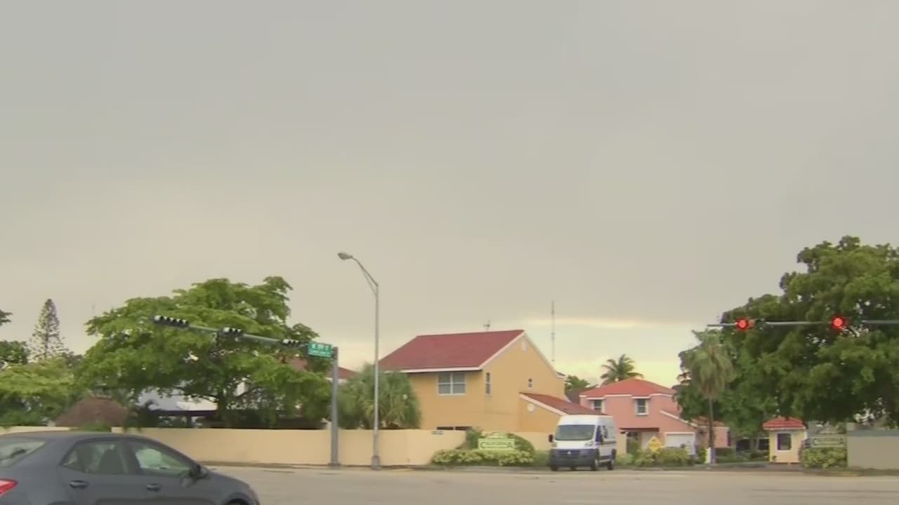 Un rayo hiere a una mujer en el noreste de Miami-Dade