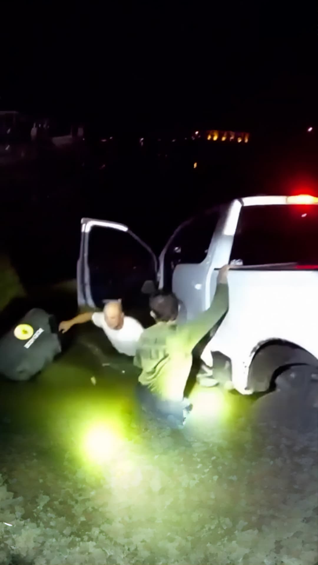 Un conductor ebrio termina dentro de un canal en Florida